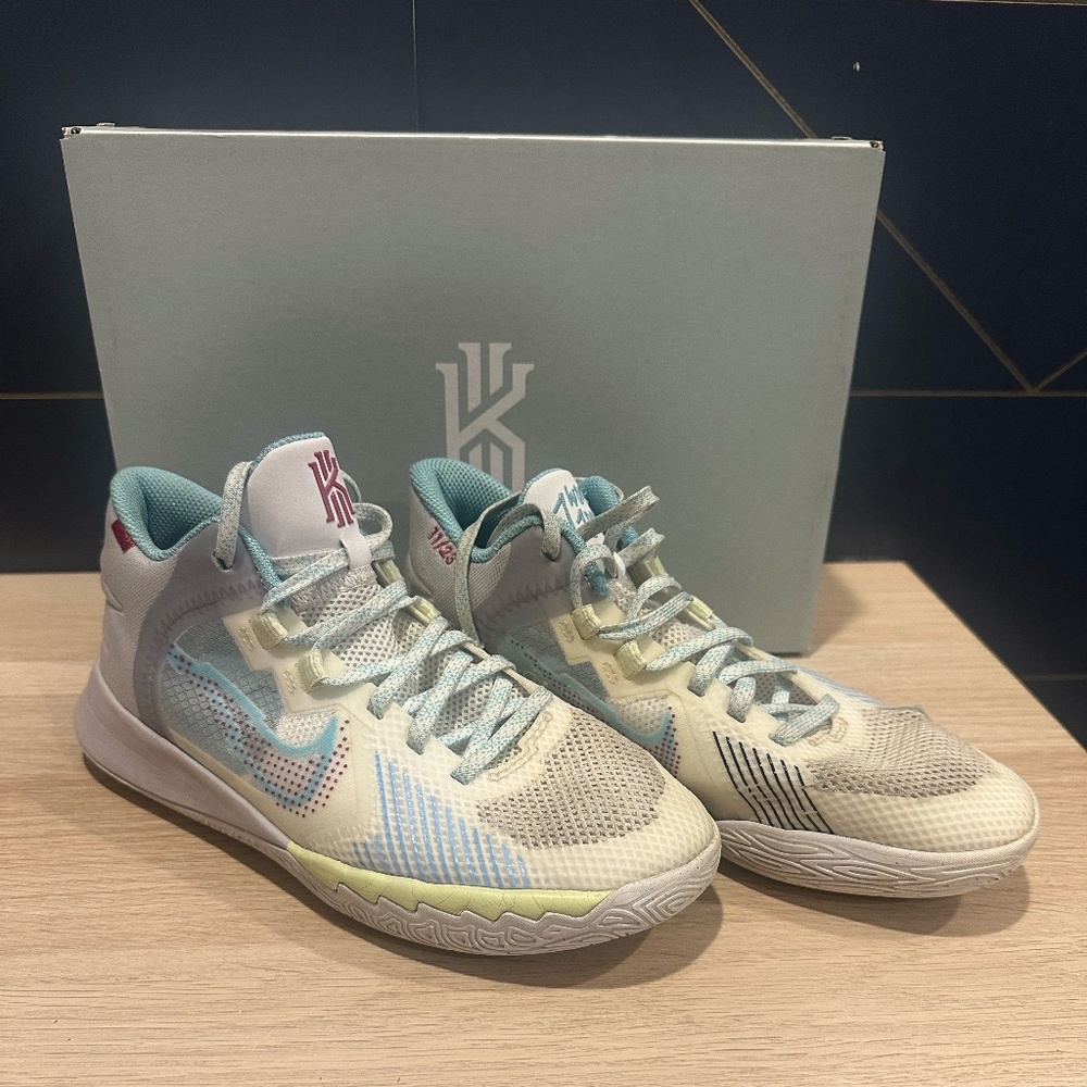 Nike Kyrie Flytrap V Sweet Beet/Grey Fog Basketball Shoes - Size 5 Y (6.5 W)